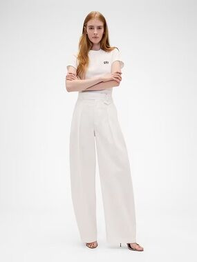 SOLD OUT Gap × Victoria Beckham High Rise Pleated Arc Trouser in off white